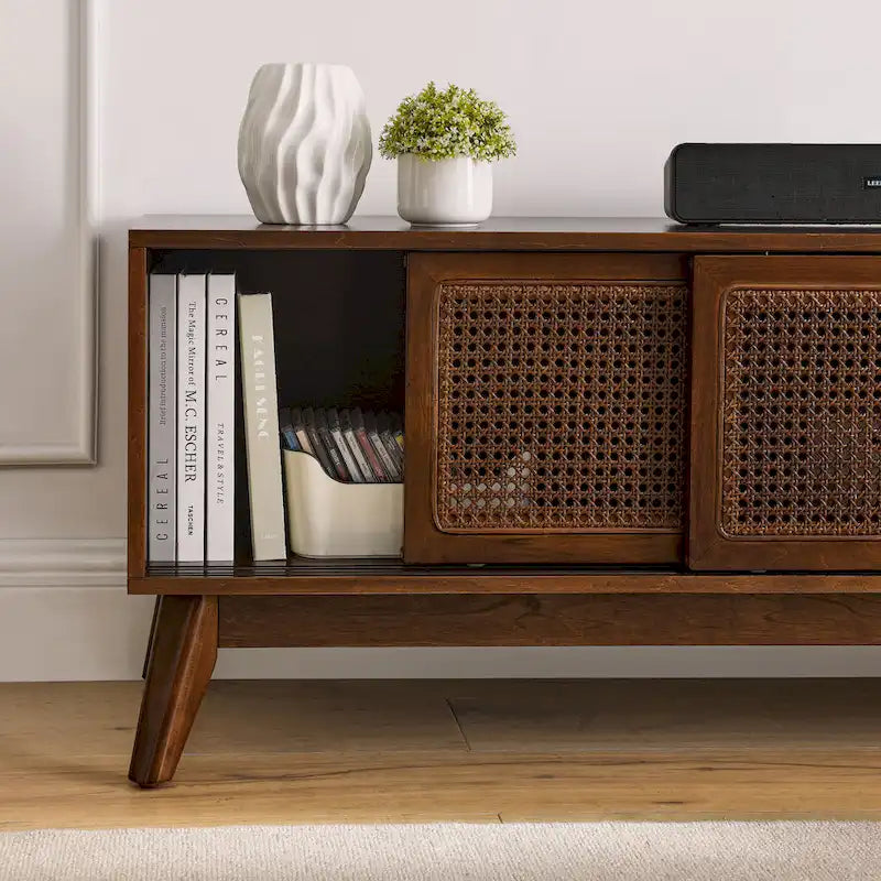 150-cm-TV-Schrank mit offenen Fächern und Rattantüren für 165-cm-Fernseher
