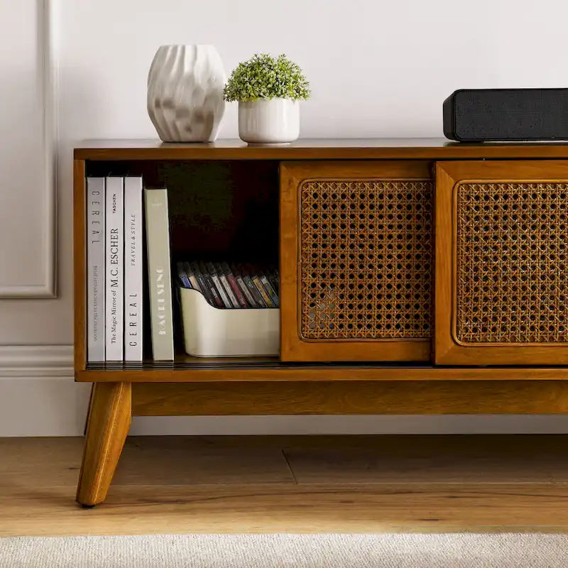 Meuble TV de 59 avec étagères ouvertes et portes en rotin pour téléviseurs de 65