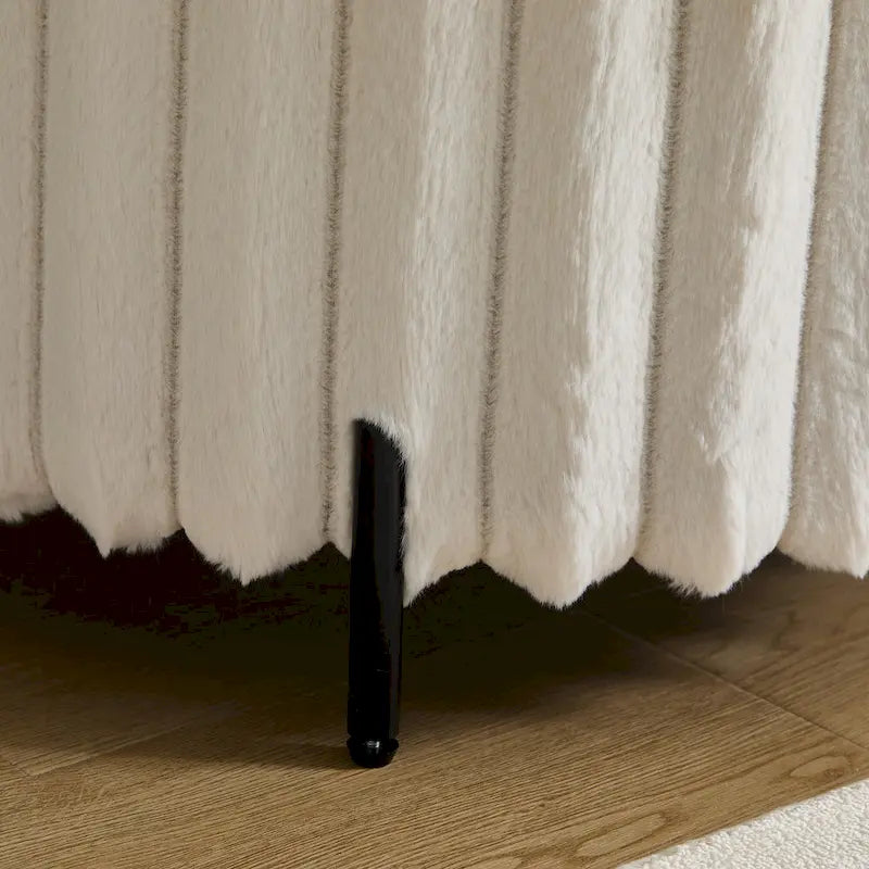 22.05Breiter runder Pouf-Hocker mit Polsterung und Fußablage, schwarze Metallbeine