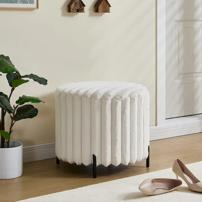 22.05Breiter runder Pouf-Hocker mit Polsterung und Fußablage, schwarze Metallbeine