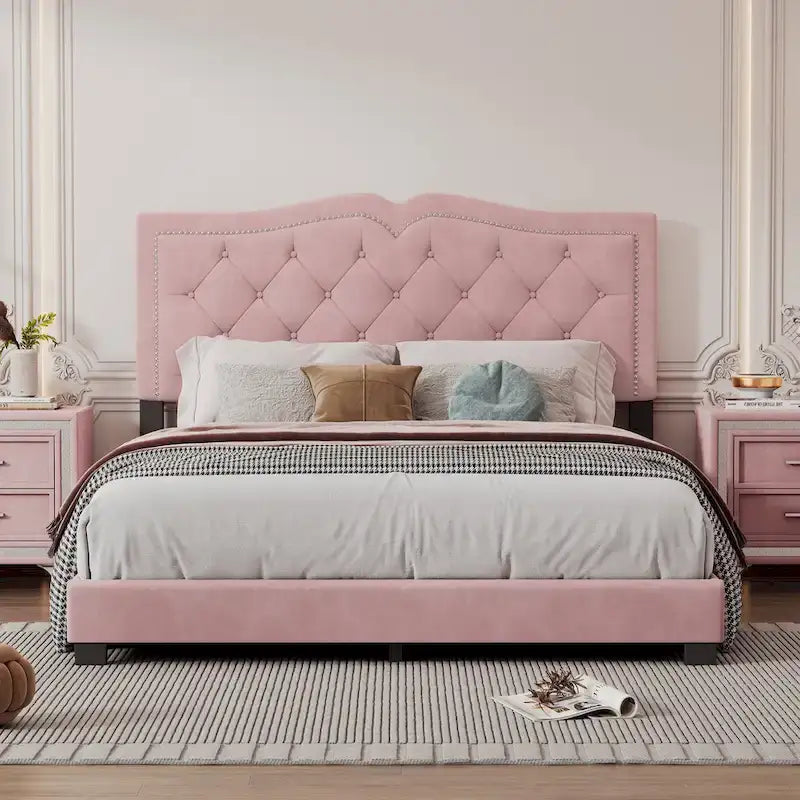 Lit plateforme moderne queen-size en velours rembourré avec tête de lit capitonnée