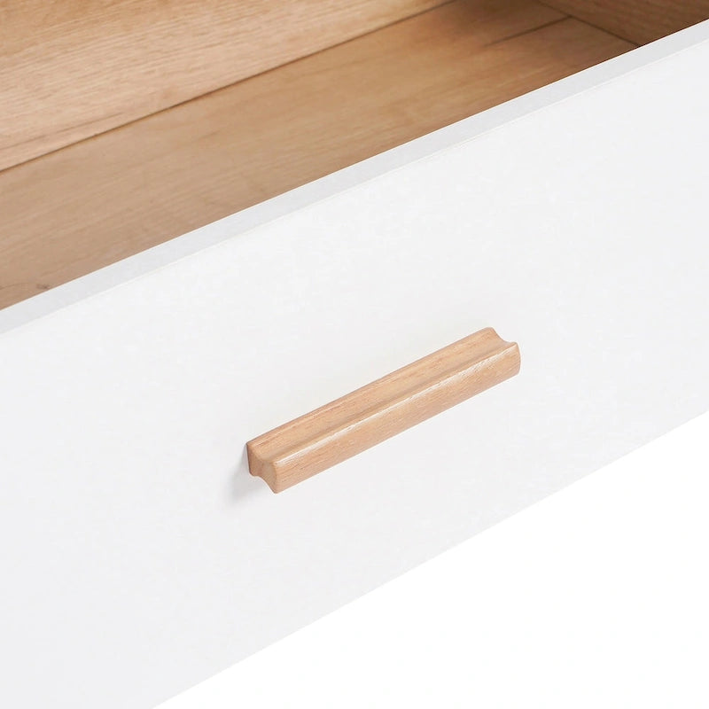 Commode à trois tiroirs, table de chevet et meuble de rangement avec pieds et poignées en bois massif